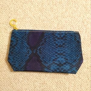 NWOT ESTEE LAUDER blue snakeskin makeup bag